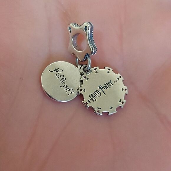 925 Silver Hufflepuff Harry Potter Charm - Picture 3 of 6